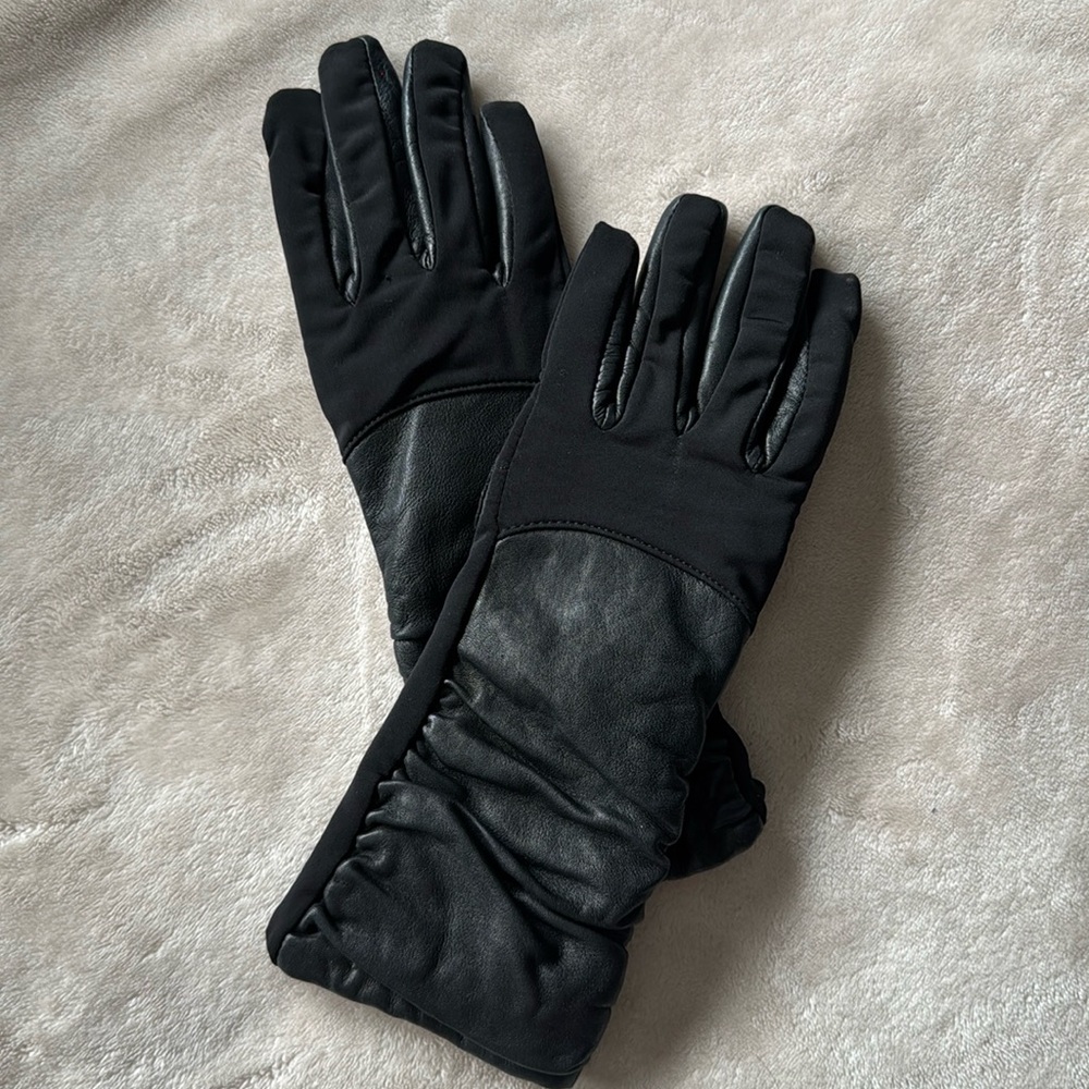 Black elegant gloves